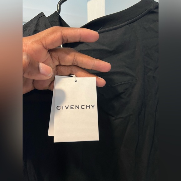 Brand New Givenchy Reflective Logo T-Shirt - Picture 6 of 7